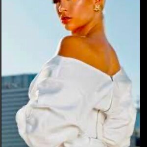 White woven puff sleeve crop shirt